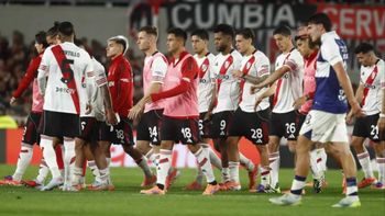 river y cayo con gimnasia por el torneo clausura y se fue silbado en la previa al superclasico river y cayo con gimnasia por el torneo clausura y se fue silbado en la previa al superclasico