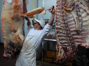 La carne subió por encima de la inflación y el pollo aumentó un 86% en apenas un año