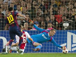 lionel messi froto la lampara y barcelona derroto al ajax como local lionel messi froto la lampara y barcelona derroto al ajax como local