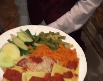 Un hombre regaló verduras