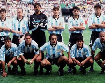 Una de las formaciones habituales de la Selección argentina en Francia 98