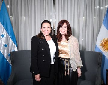 La foto de Cristina Kirchner con Xiomara Castro