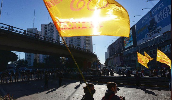 Choferes de colectivos reclamaron por sus paritarias de 2020 y 2021