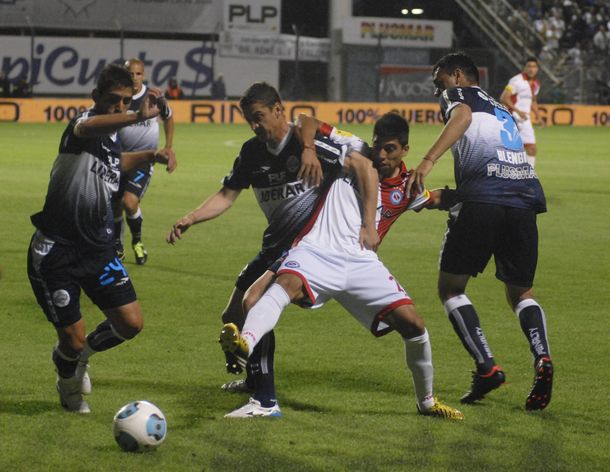 Gimnasia y Argentinos igualaron en el arranque de la 16° fecha