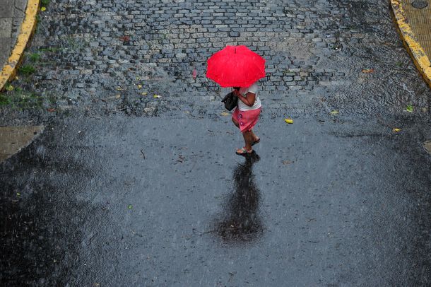 Rige un alerta por lluvias intensas en la Ciudad para todo el martes