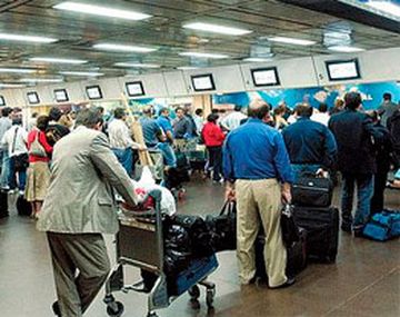 Migraciones también reportará información por el cepo cambiario