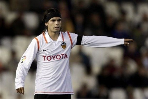 ¿Banega llegó borracho a la práctica del Valencia?