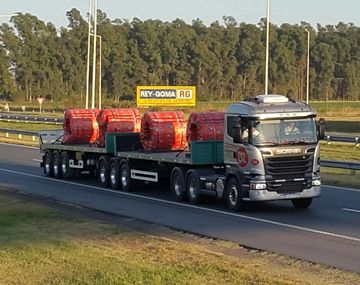 Los bitrenes comenzaron a circular sobre la Ruta Nacional 9
