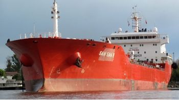 dos hombres murieron intoxicados mientras reparaban el tanque de un barco petrolero dos hombres murieron intoxicados mientras reparaban el tanque de un barco petrolero