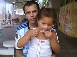 un preso publico fotos de su hija armando un cigarrillo de marihuana un preso publico fotos de su hija armando un cigarrillo de marihuana