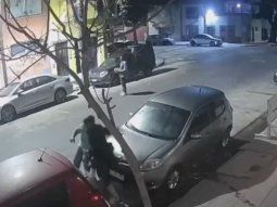 Estremecedor video: discutieron por un encendedor y lo apuñaló con un destornillador