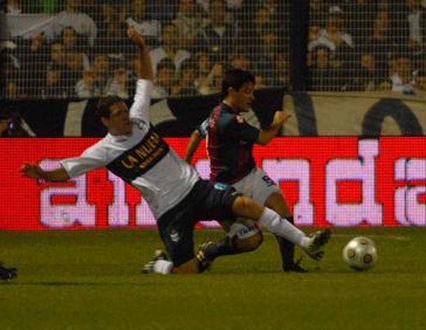 Gimnasia empató 2 a 2 con San Lorenzo en La Plata y lo bajó de la punta