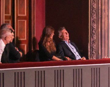 El beso de Macri y Juliana Awada en el show de Martín Bossi