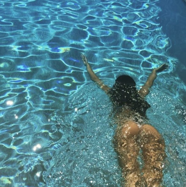 La novia de Cristiano Ronaldo nadando de bikini