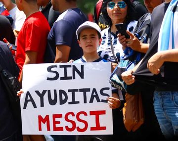 El cartel contra Messi en Monterrey que generó la bronca de Luis Suárez