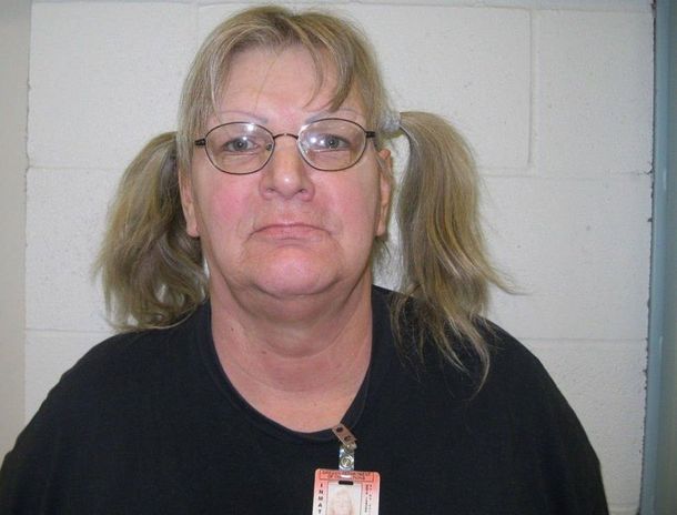 Insólito: una mujer robó un banco para volver a prisión