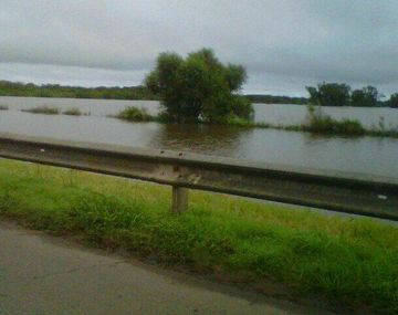 Mantienen cierre parcial de la autopista Bs. As. - Rosario