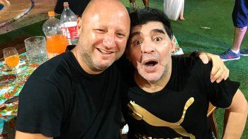 El mejor amigo de Diego Maradona revela lo que nunca se supo de su vida con el genio del fútbol mundial El mejor amigo de Diego Maradona revela lo que nunca se supo de su vida con el genio del fútbol mundial