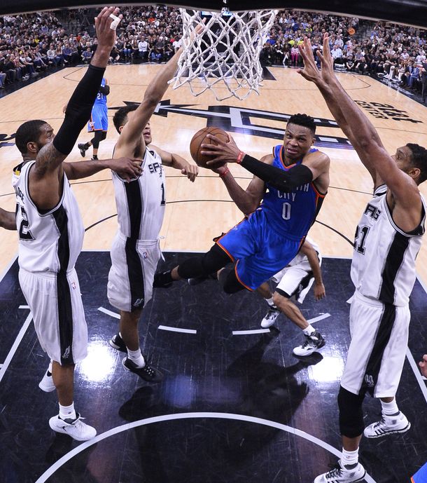 Las fotos de la derrota de San Antonio ante Oklahoma