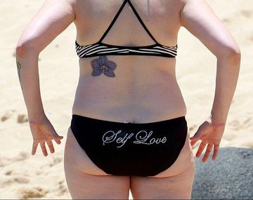 Esta rockera noventosa se vino abajo con el tiempo