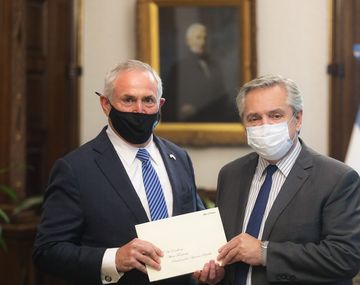 El embajador de Estados Unidos agradeció la bienvenida en las redes sociales