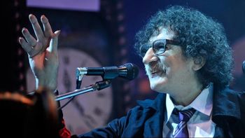 charly garcia fue operado por una fisura de cadera y se encuentra internado charly garcia fue operado por una fisura de cadera y se encuentra internado
