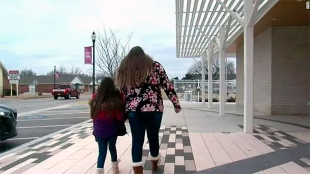 Estados Unidos: una nena de 8 años fue expulsada del colegio por declararle su amor a una amiga