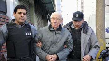 Día de la Memoria: Jorge Rafael Videla murió sentado en un inodoro tras un malestar gástrico Día de la Memoria: Jorge Rafael Videla murió sentado en un inodoro tras un malestar gástrico