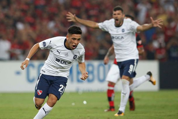 Ezequiel Barco grita su gol en el Maracaná