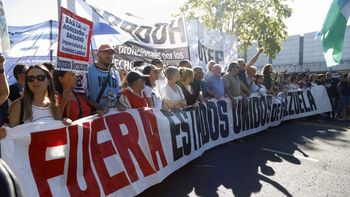 ate, la izquierda y las dos cta marcharon por venezuela y quemaron la bandera de eeuu ate, la izquierda y las dos cta marcharon por venezuela y quemaron la bandera de eeuu
