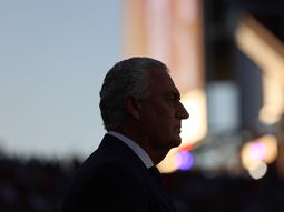 Alfaro reclamó la roja de Almirón: qué dijo del criterio diferente con Bellingham