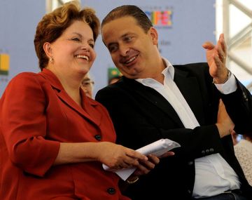 Dilma Rousseff decretó tres días de duelo y suspendió su campaña electoral