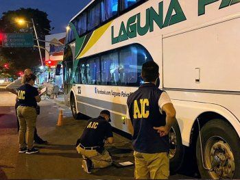 Santa Fe: balearon un micro que trasladaba a efectivos del Servicio Penitenciario