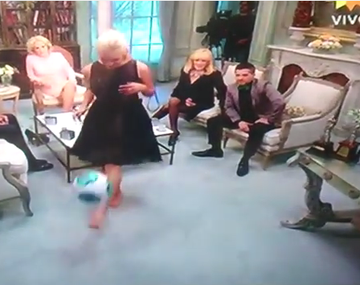 Aprendió del mejor: Oliva hizo jueguito como Diego en el living de Mirtha Legrand