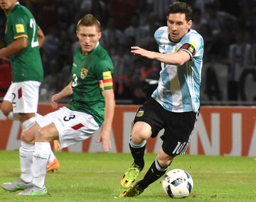 Argentina jugó bien y venció a Bolivia con goles de Messi y Mercado