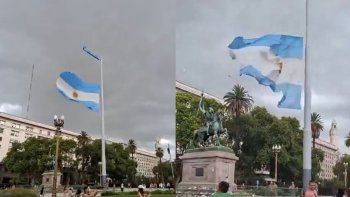 tras dos semanas, volvio a izarse la bandera en la casa rosada, pero se rompio tras dos semanas, volvio a izarse la bandera en la casa rosada, pero se rompio