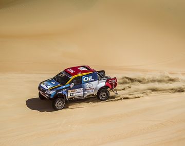 El equipo Oil C5N arrancó su duro camino en el rally de Abu Dhabi
