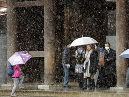 Nevó en Tokio luego de 54 años
