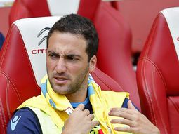 higuain, internado de urgencia por un accidente higuain, internado de urgencia por un accidente