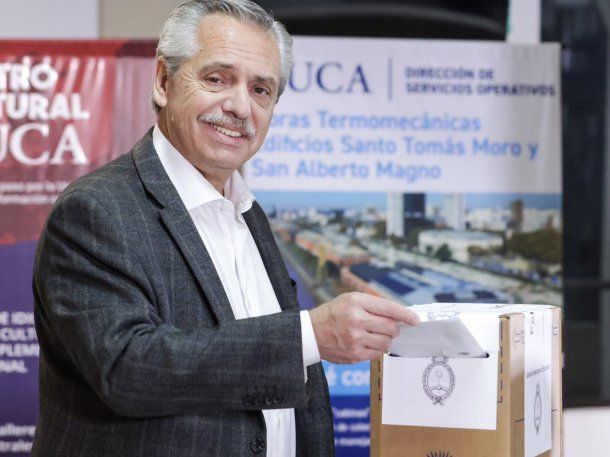 Votó Alberto Fernández y destacó los 40 años de democracia