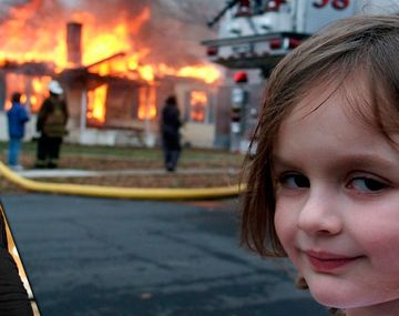 Polémicos memes y tuits de Carmen contra Barbie Vélez