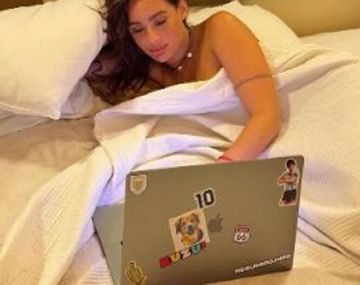 Flor Jazmín Peña sigue deslumbrando en las playas de Punta Cana.