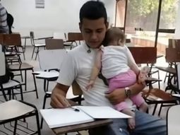 un joven de 22 anos conto que va a la universidad con su beba de 7 meses y lo fulminaron en las redes un joven de 22 anos conto que va a la universidad con su beba de 7 meses y lo fulminaron en las redes