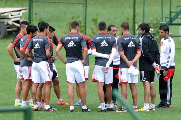Por la lluvia, River no practicó y Ramón Díaz suspendió la conferencia