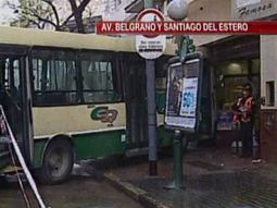 una discusion termina con un colectivo incrustado y 11 heridos una discusion termina con un colectivo incrustado y 11 heridos