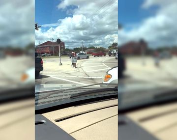 Madre e hija pasaron horas en la autopista para que ella declare su infracción