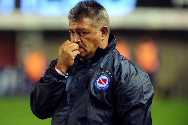 Tras un nuevo traspié, renunció Borghi a la dirección técnica de Argentinos