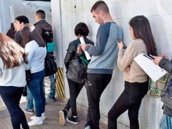 Más de la mitad de los argentinos están preocupados por los salarios y el empleo: la encuesta que lo confirma