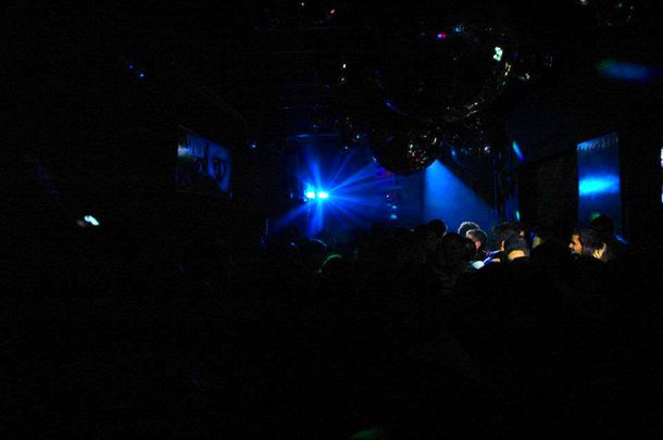 Principio de incendio en un boliche de Córdoba por una bengala