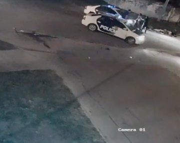 Así fue la brutal agresión de la policía a una persona en Mar del Plata: está al borde de la muerte